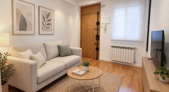 ACOGEDOR PISO DE 2 DORMITORIOS JUNTO A ATOCHA, EXCELENTE COMUNICACIÓN